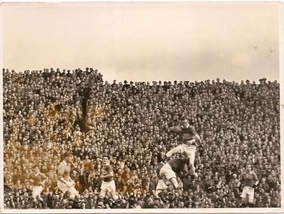 Magnificent action shot of Gerald O Sullivan V Mayo in the 1953 Munster Final